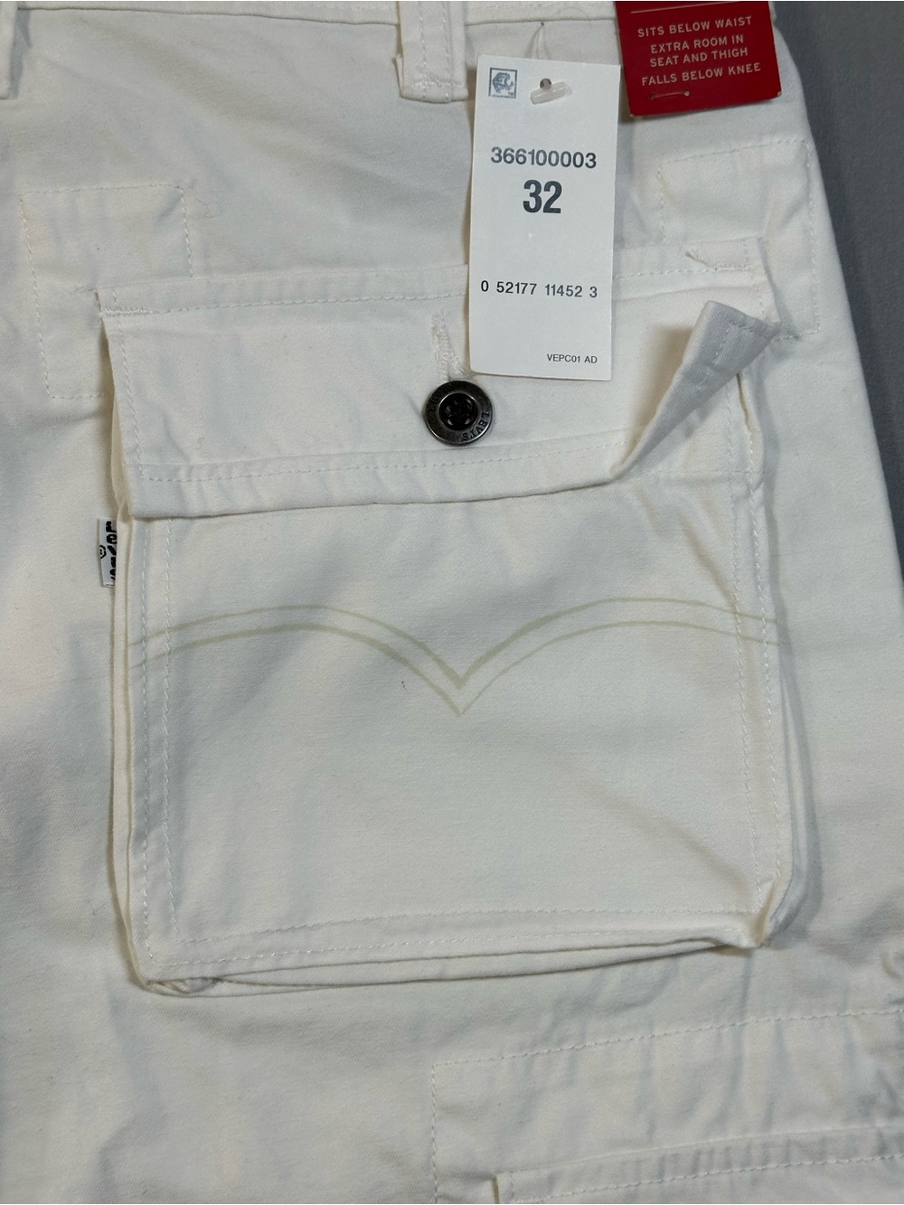 NWT Levi's Squad Cargo Shorts, White - Mens 32 - Picture 12 of 15